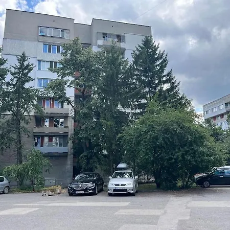 Ellie Soe Free Parking 5 Min To Metro Apartment
