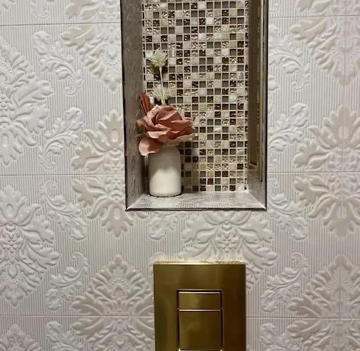 Ellie Soe Free Parking 5 Min To Metro Apartament *