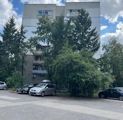 Ellie Soe Free Parking 5 Min To Metro Sofia