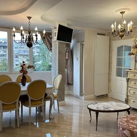 Ellie Soe Free Parking 5 Min To Metro